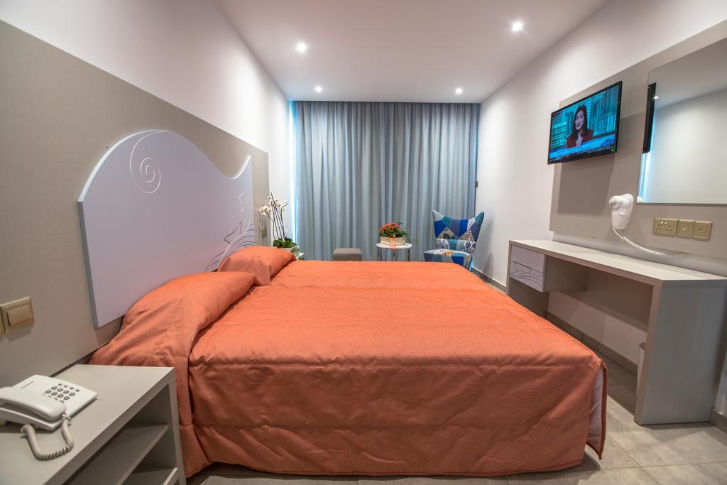 Nicholas Color Hotel Ayia Napa Exterior photo